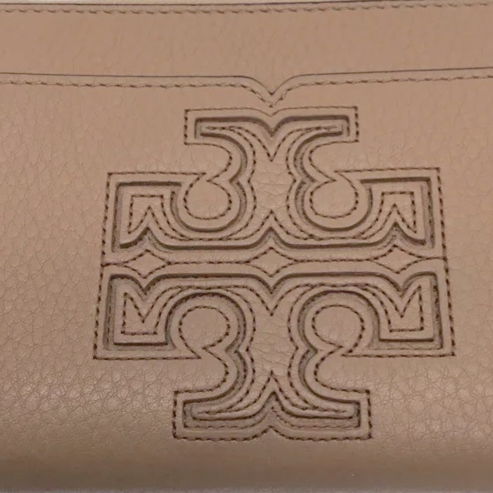 Tory Burch Bombe T Zip Continental Wallet - Picture 3 of 11